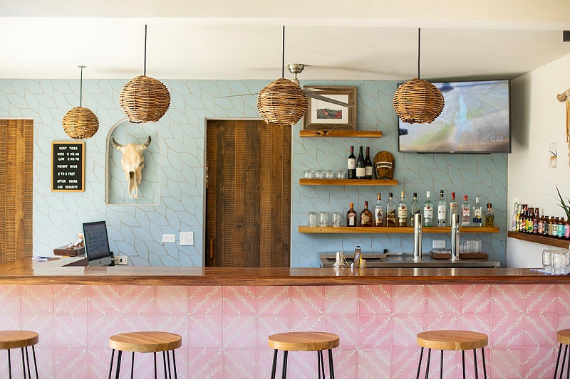 藝加酒店設(shè)計(jì)為您分享： 哥斯達(dá)黎加游牧酒店：U型平面上的開放公共生活空間